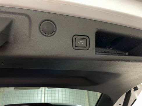 Certified 2024 Chevrolet Equinox Premier image 46