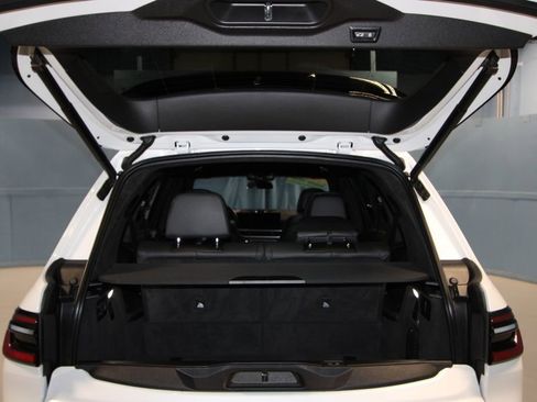 Used 2023 BMW X7 xDrive40i w/ Executive Package image 49