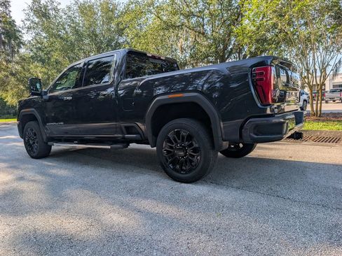 Used 2024 GMC Sierra 2500 Denali w/ Denali Reserve Package AWD/4WD image 6
