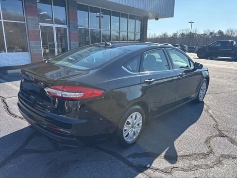 Used 2019 Ford Fusion S image 5