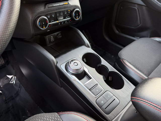 Certified 2025 Ford Escape ST-Line Select AWD/4WD image 26