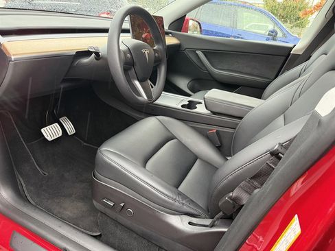 Used 2022 Tesla Model Y Performance image 7