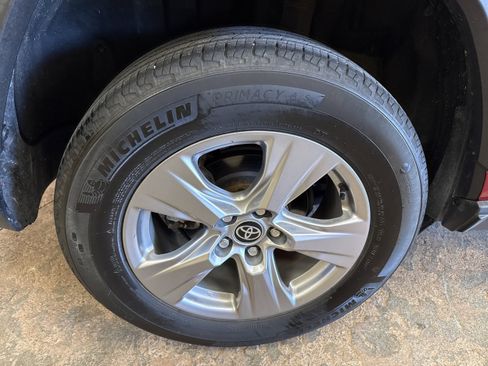 Used 2023 Toyota RAV4 XLE w/ Convenience Package image 11