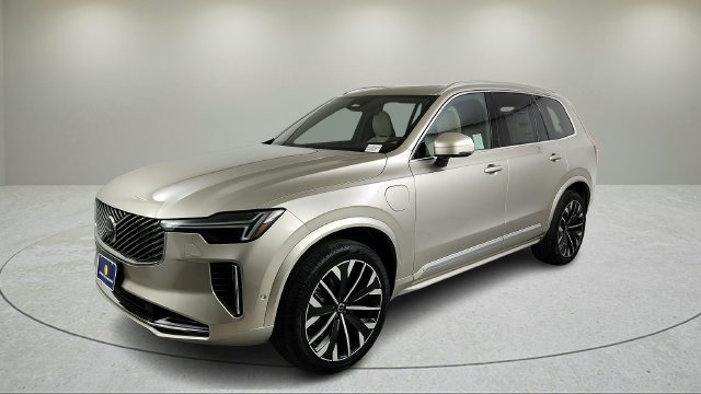 New 2026 Volvo XC90 T8 Plus w/ Protection Package Premier AWD/4WD image 8