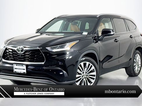 Used 2024 Toyota Highlander Platinum image 1