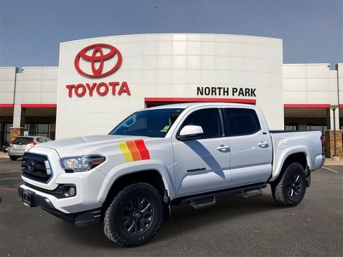 Certified 2023 Toyota Tacoma SR5 image 1