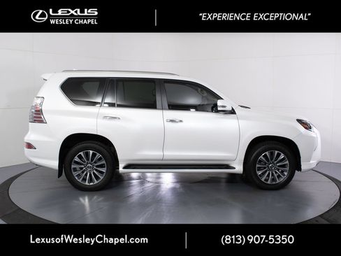 Used 2023 Lexus GX 460 Luxury AWD/4WD image 2