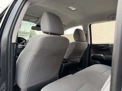 Used 2020 Toyota Tacoma SR5 image 23