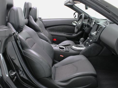 Used 2010 Nissan 370Z Touring w/ Sport Pkg RWD image 46