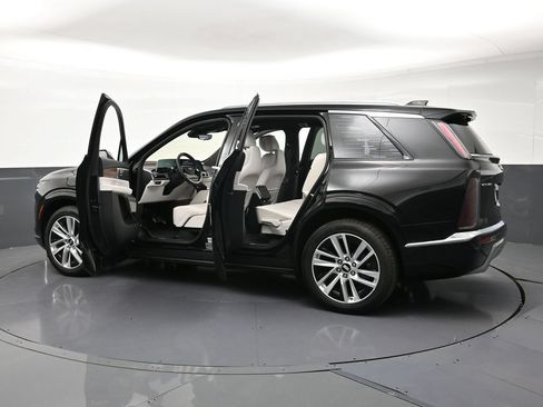Used 2026 Cadillac Vistiq Luxury AWD/4WD image 35
