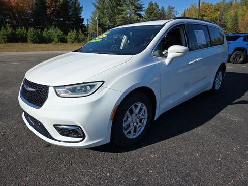 Used 2022 Chrysler Pacifica Touring-L image 70