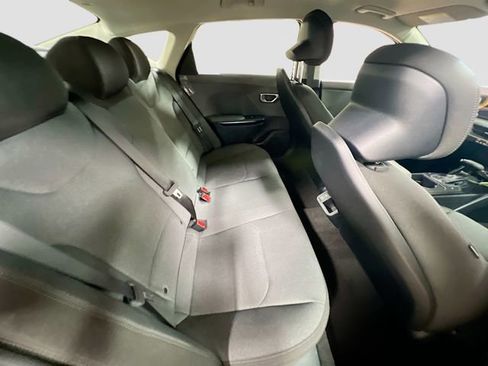 New 2025 Kia K4 LX image 24