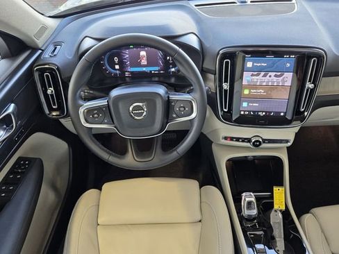 Certified 2023 Volvo XC40 B4 Plus w/ Protection Package Premier image 15