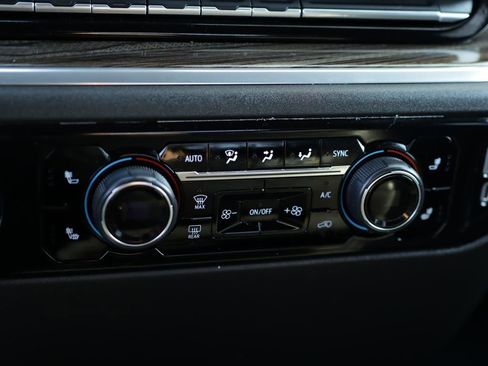 Used 2023 Chevrolet Silverado 1500 LT image 18