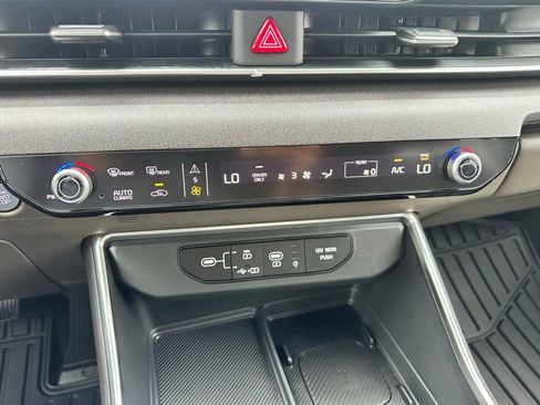 New 2026 Kia Carnival EX image 20