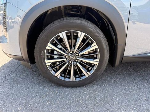 New 2026 Nissan Pathfinder Platinum w/ Cargo Package AWD/4WD image 9
