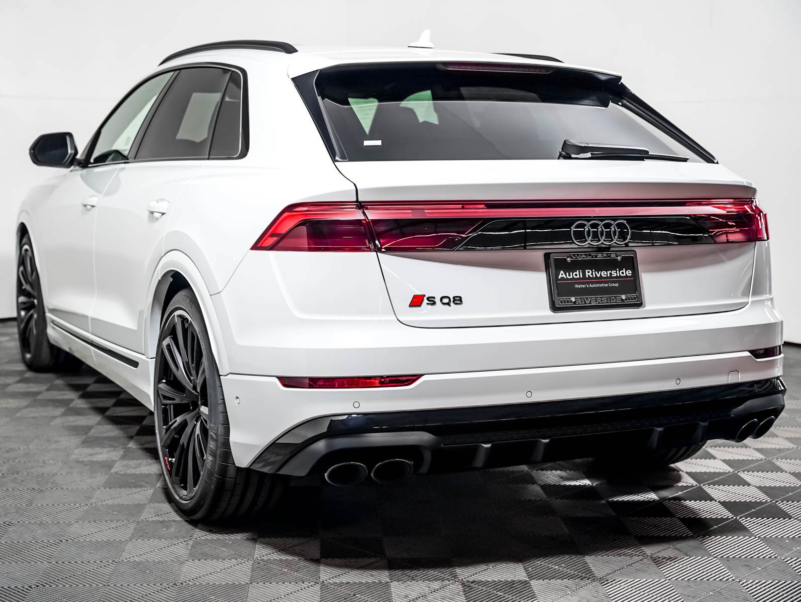 New 2027 Audi SQ8 Premium Plus AWD/4WD image 2