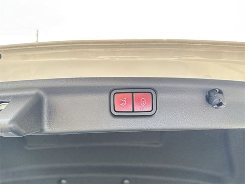 Certified 2022 Mercedes-Benz C 300 4MATIC Sedan image 33