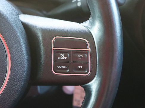 Used 2015 Jeep Wrangler Unlimited Sahara w/ Connectivity Group AWD/4WD image 27