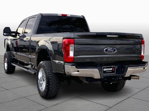 Certified 2019 Ford F250 Lariat w/ Chrome Package image 11