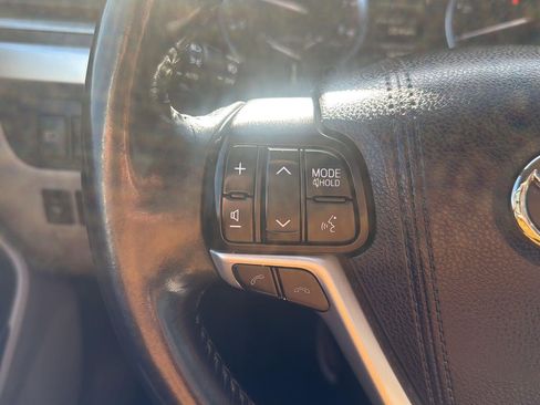 Used 2018 Toyota Highlander Limited w/ Protection Package #3 AWD/4WD image 18