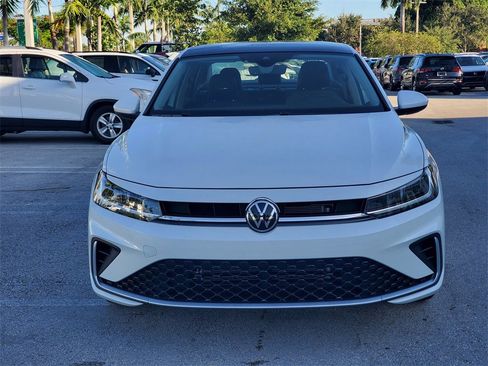 New 2026 Volkswagen Jetta SE image 2