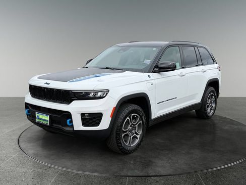 Used 2022 Jeep Grand Cherokee Trailhawk AWD/4WD image 3