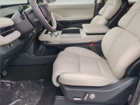 New 2026 Lincoln Navigator L Premier AWD/4WD image 11