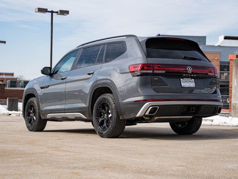 New 2026 Volkswagen Atlas Peak Edition image 5