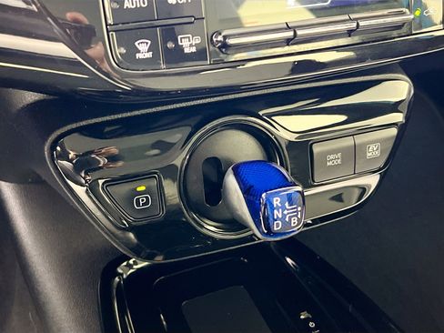 Used 2022 Toyota Prius XLE image 25