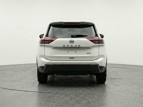 Used 2025 Nissan Rogue SV image 7