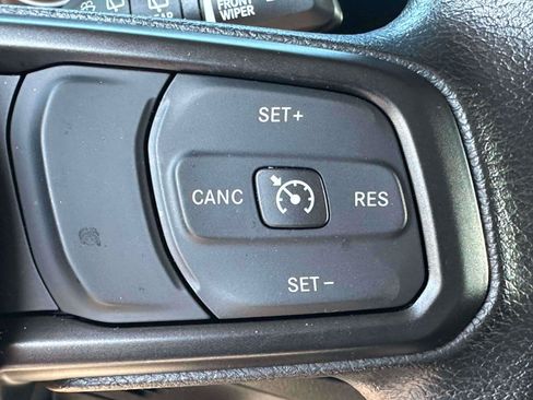 Used 2025 Jeep Wrangler Sport AWD/4WD image 16