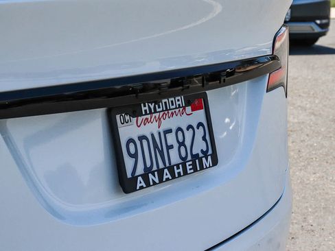 Used 2022 Tesla Model X AWD/4WD image 12