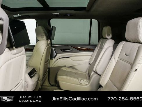 Used 2024 Cadillac Escalade ESV Sport Platinum w/ Heavy-Duty Trailer Package image 19