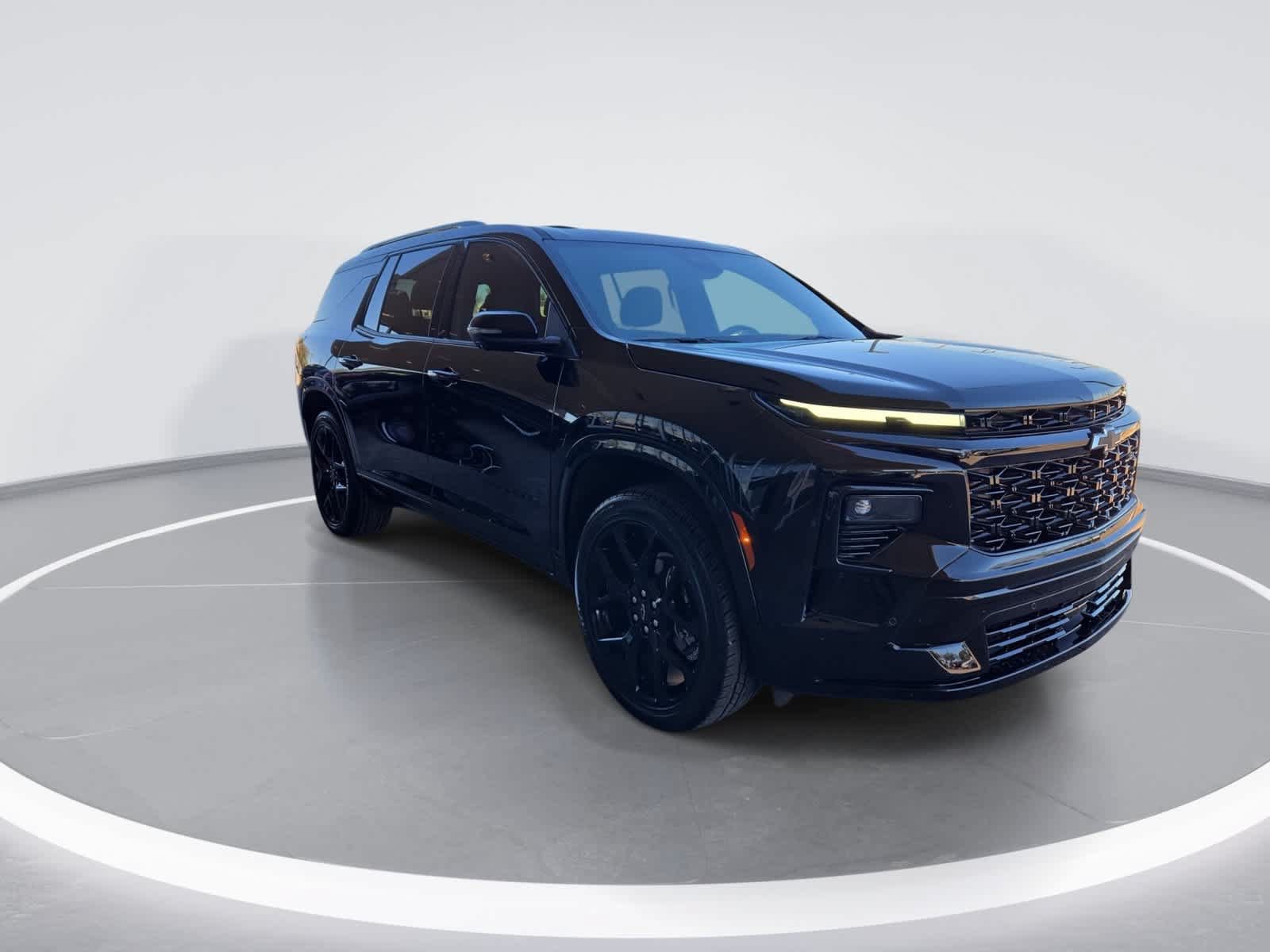 Used 2026 Chevrolet Traverse RS FWD image 2