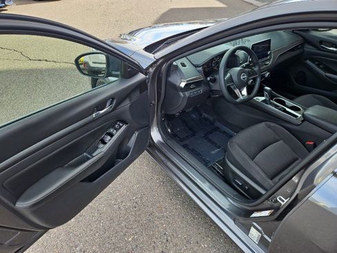 Used 2023 Nissan Altima 2.5 SV image 8