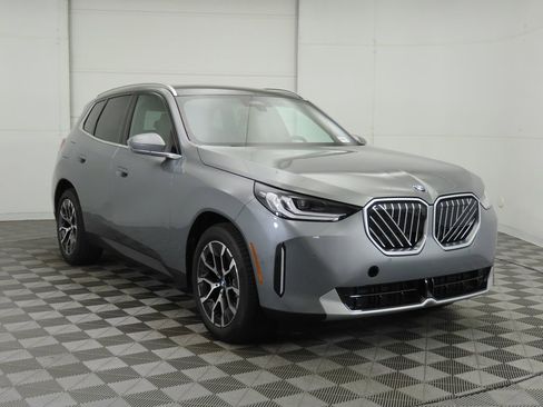 Used 2026 BMW X3 xDrive30 w/ Premium Package image 4