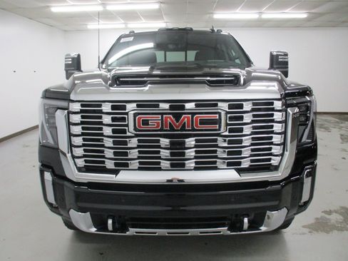 New 2025 GMC Sierra 2500 Denali w/ Technology Package image 11