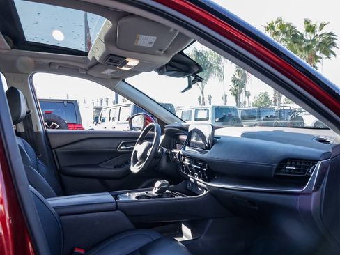 Used 2023 Nissan Rogue Platinum w/ Platinum Premium Package image 21