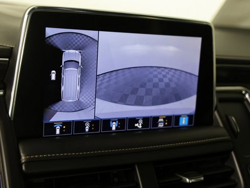 Used 2021 GMC Yukon SLT w/ SLT Premium Package image 14