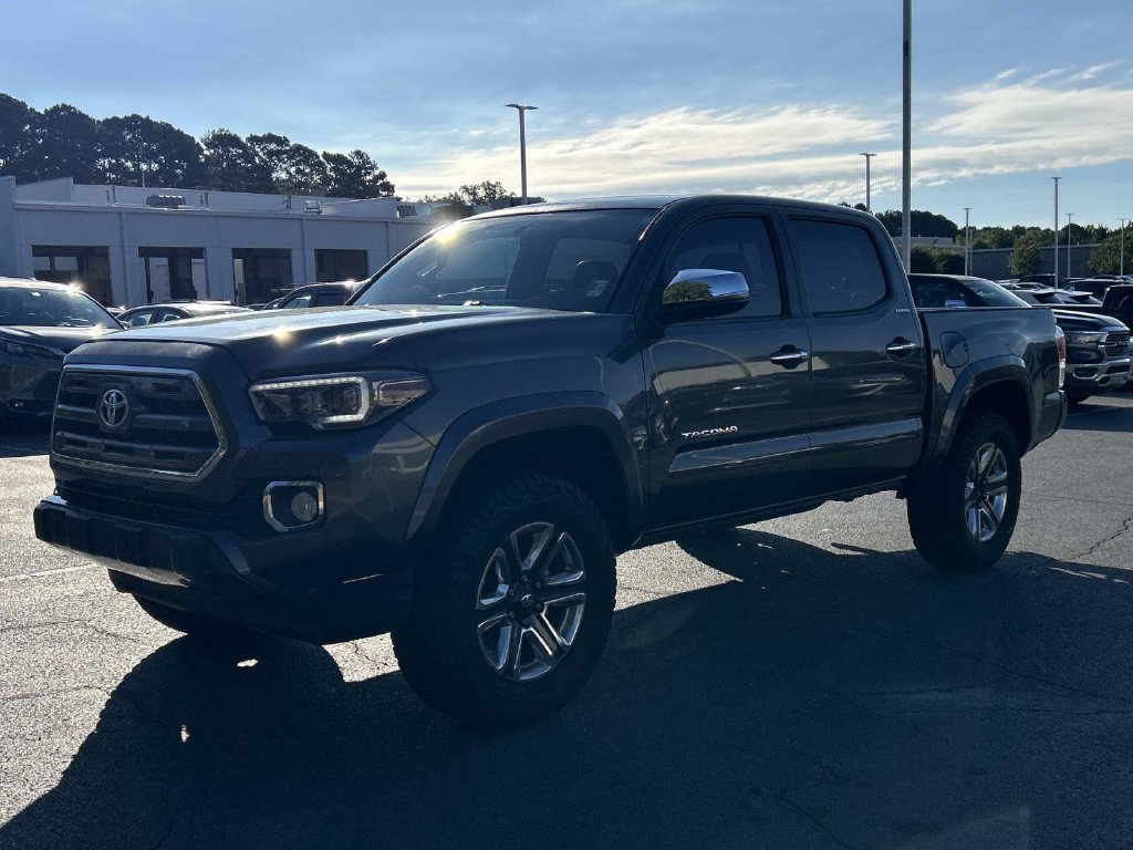 Used 2017 Toyota Tacoma Limited w/ Tow Package AWD/4WD image 3