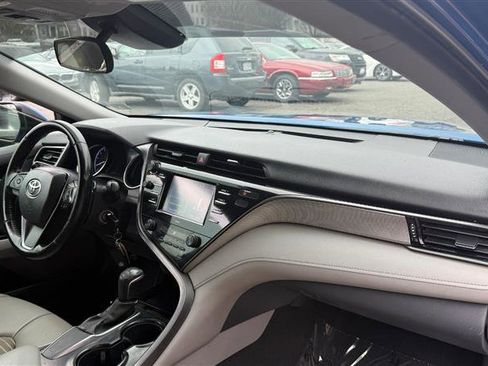 Used 2020 Toyota Camry SE image 10