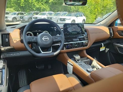 New 2025 Nissan Pathfinder Platinum w/ Cargo Package image 12