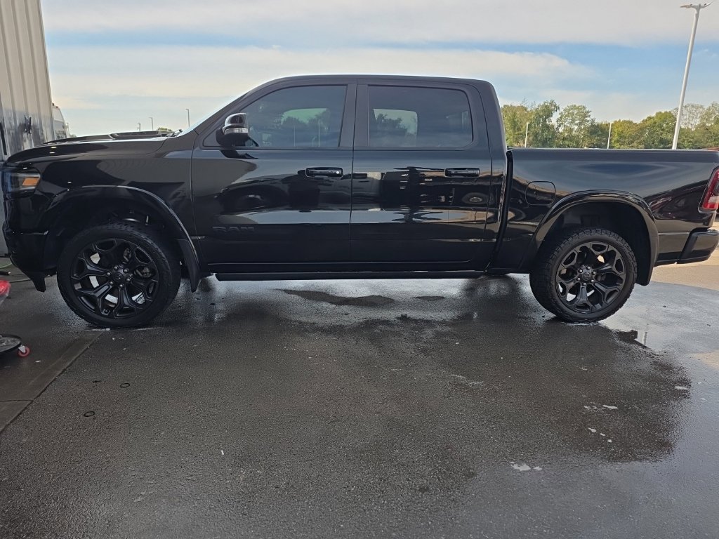 Used 2020 RAM 1500 Limited w/ Black Appearance Package AWD/4WD image 7