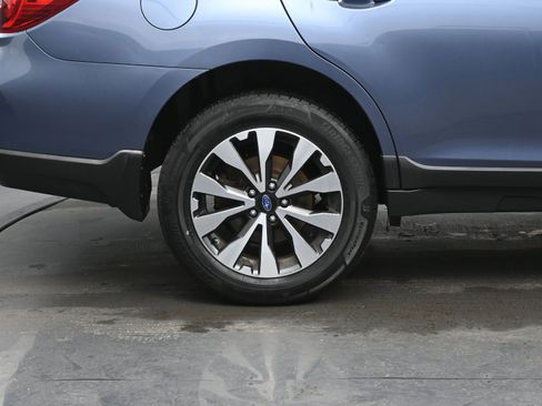Used 2016 Subaru Outback 2.5i Limited image 9