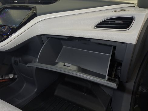 Used 2018 Chevrolet Bolt LT FWD image 22