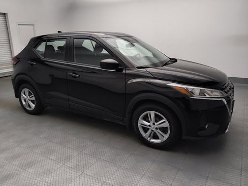 Used 2021 Nissan Kicks S image 11