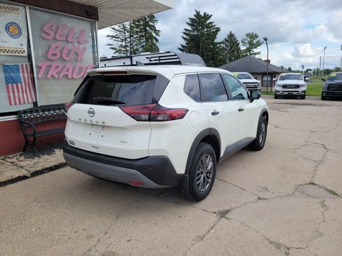 Used 2023 Nissan Rogue S AWD/4WD image 5