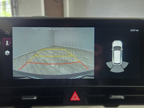 Used 2025 Hyundai Venue SEL FWD image 21