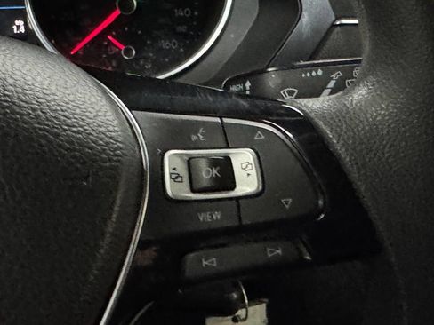 Used 2019 Volkswagen Tiguan S FWD image 28